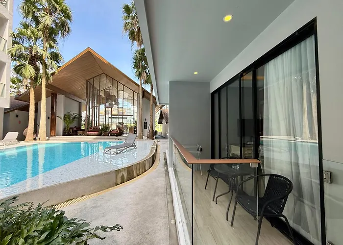 Poolside 1 Bedroom, 10 Mins Walk To Beach