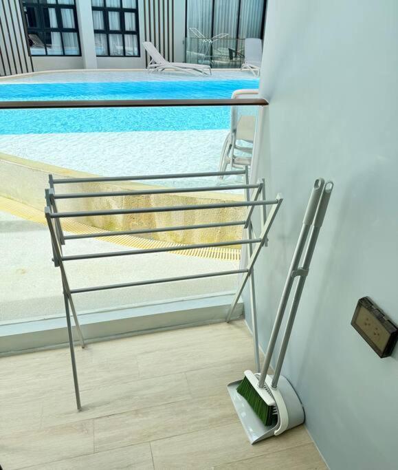 Poolside 1 Bedroom, 10 Mins Walk To อพาร์ทเม้น *