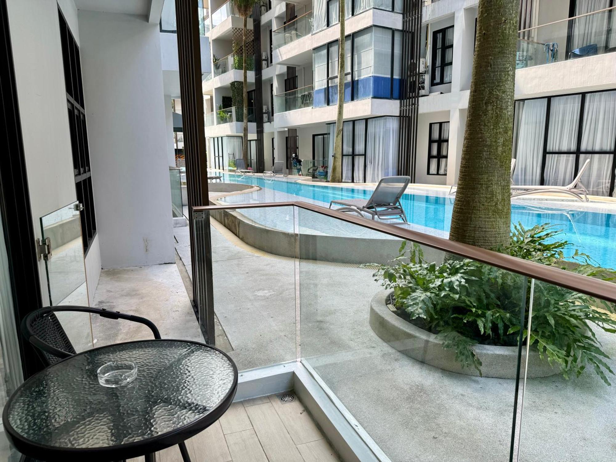 อพาร์ทเม้น Poolside 1 Bedroom, 10 Mins Walk To หาดสุรินทร์